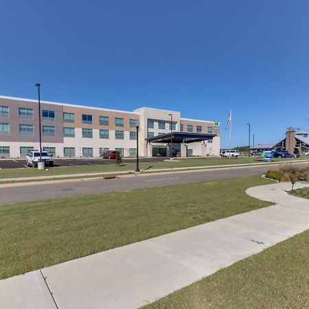 Holiday Inn Express & Suites - Union City By Ihg Екстер'єр фото