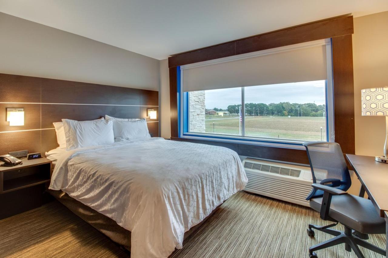 Holiday Inn Express & Suites - Union City By Ihg Екстер'єр фото