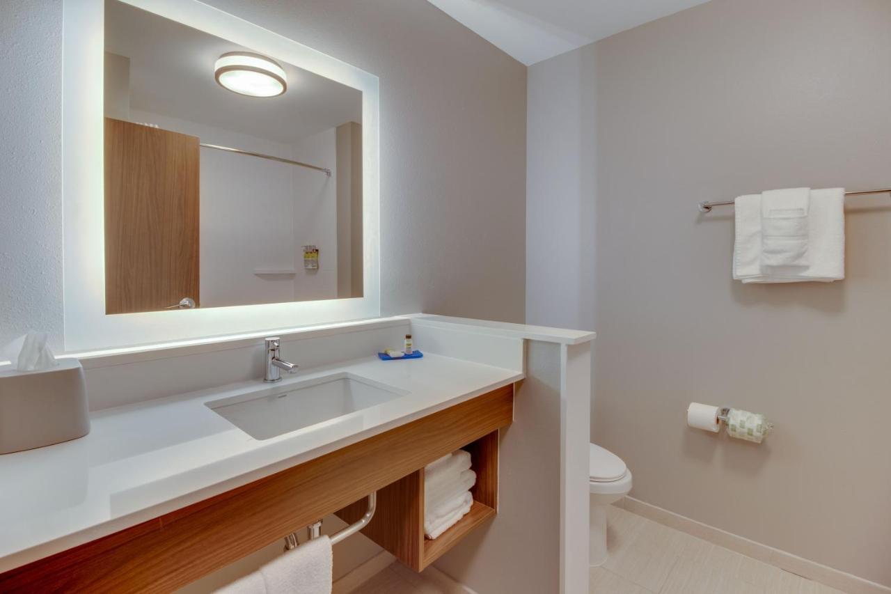 Holiday Inn Express & Suites - Union City By Ihg Екстер'єр фото