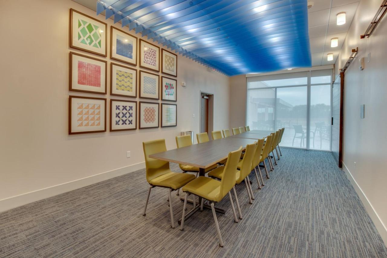 Holiday Inn Express & Suites - Union City By Ihg Екстер'єр фото