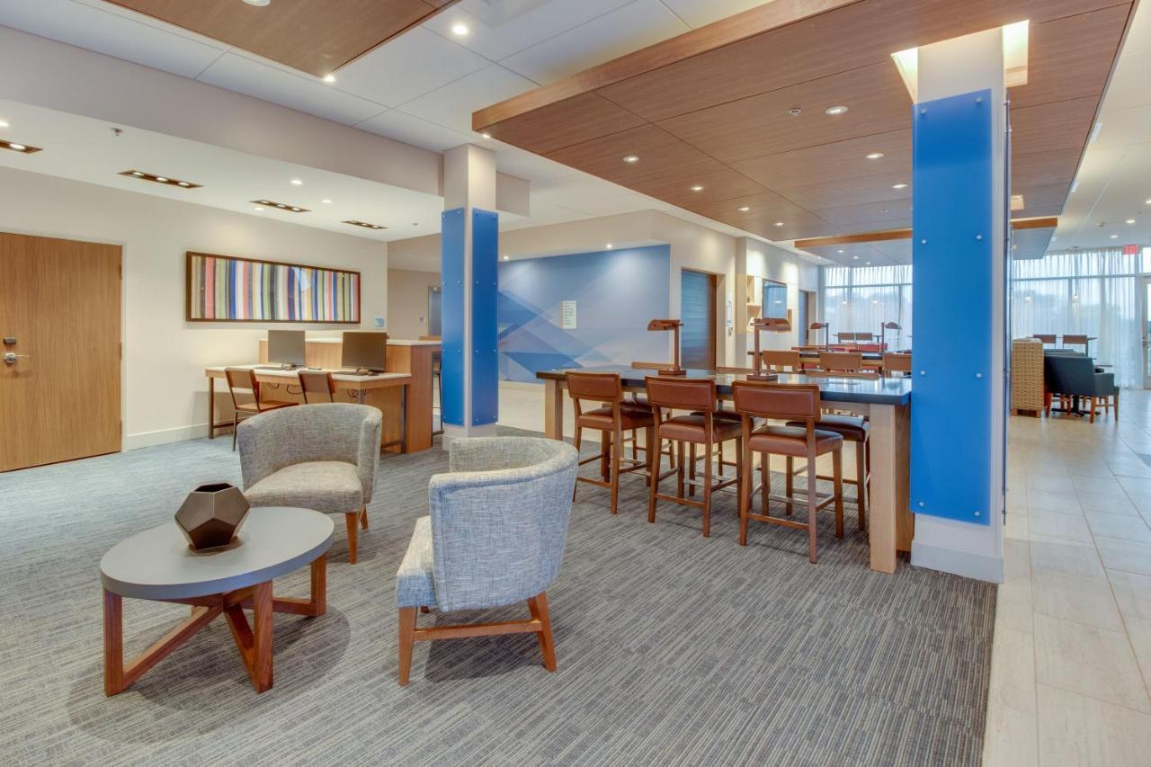 Holiday Inn Express & Suites - Union City By Ihg Екстер'єр фото