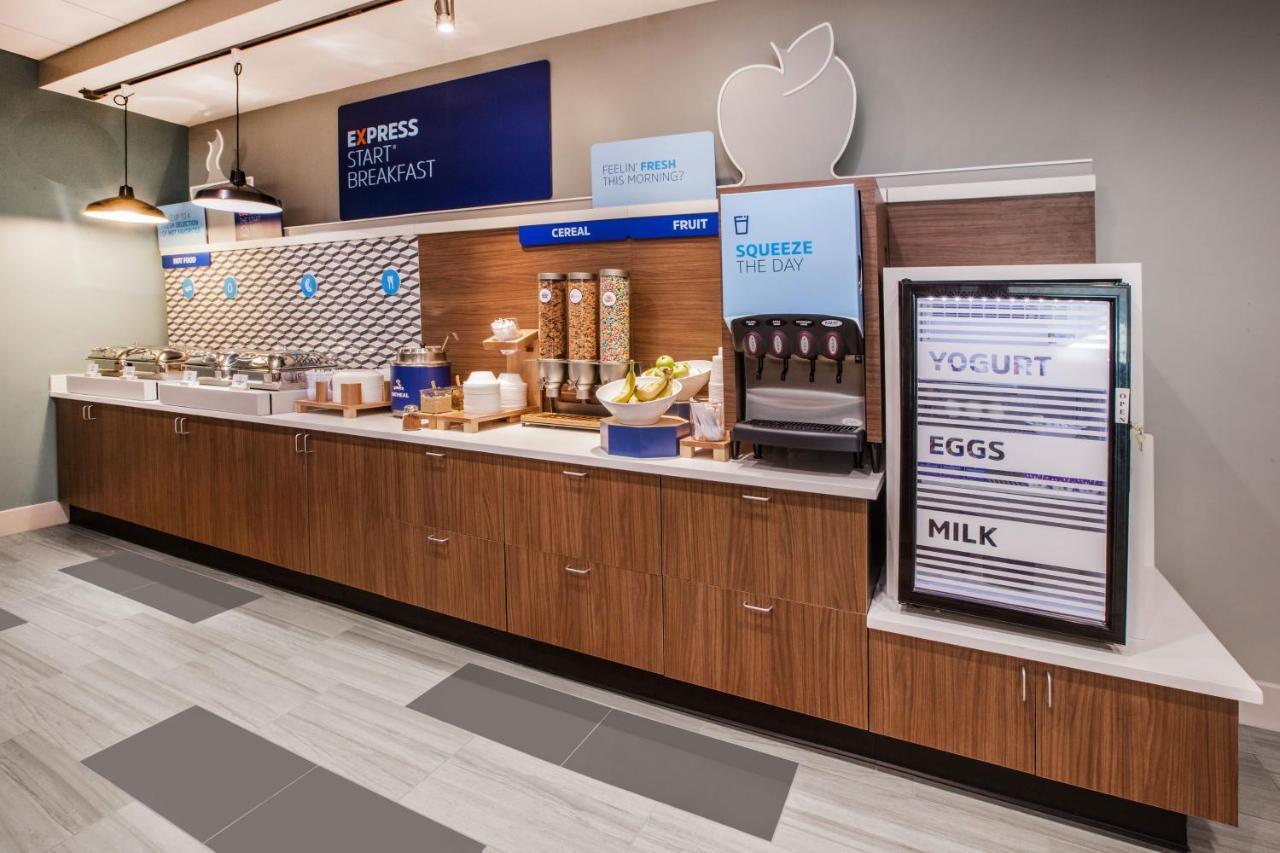 Holiday Inn Express & Suites - Union City By Ihg Екстер'єр фото